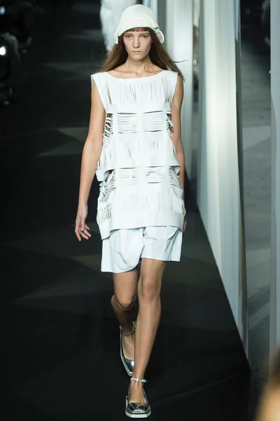 Look 5